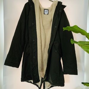 GAP FISH TAIL JACKET